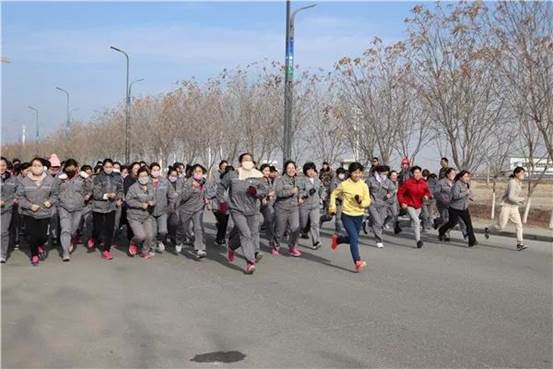 阿拉尔ag8亚游集团纺织举行“努力奔跑 悦向新年 共赢明天”迎新春长跑比赛